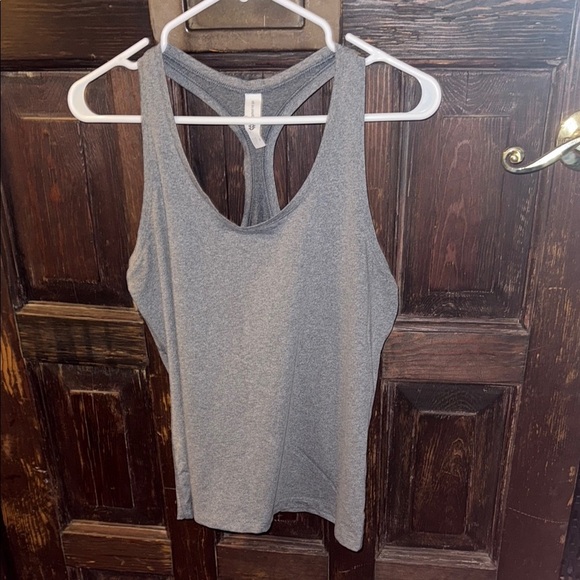 Bundle of 2 All in Motion workout tanks - Picture 2 of 4